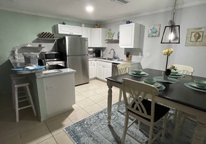 WALK TO BEACH ACCESS! DOG FRIENDLY!