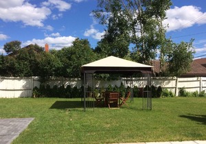 Walk to Hospital, business and restaurant district - Downstairs Suite -