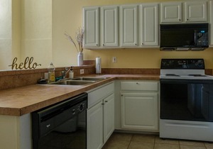 Walkable 1BR Apt Downtown by Frontdesk