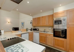 Walled Garden Mews 6 - a mews cottage that sleeps 6 guests in 2 bedrooms