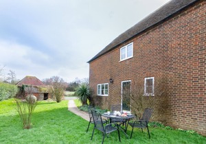 Walnut Cottage - Two Bedroom House, Sleeps 4
