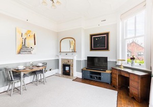 Warwick Victorian Apartment