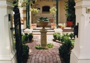 Water Bay Villa Bed & Breakfast