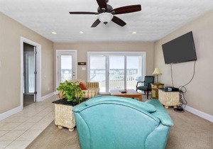 Water Front Delight On The Bay Home