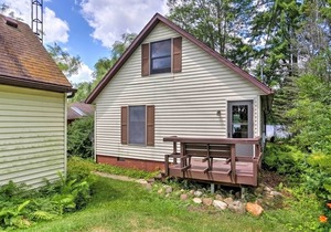 Waterfront Cottage w/ Deck + Dock on Dragon Lake!