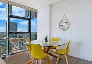 Waterloo 2BED Apt 10min to CBD+FREE PARKING NWA005