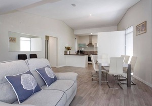 Waverley apartment F-two bedrooms, wifi available