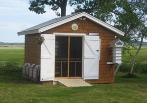Weekly Discounts Charming Beach House at Pine Point straight walk to Beach!