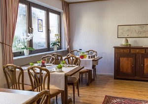Weingut-Gästehaus Loskill - Double room shower / WC, partly with balcony ***