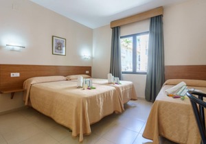 Welcome to Hostal Costabella!