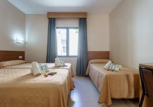 Welcome to Hostal Costabella!