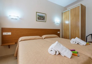 Welcome to Hostal Costabella!