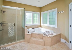 Welcome to Nirv'Anna! Beach, Hot Tub, Outdoor Fireplace, Quiet Cove, Public Side