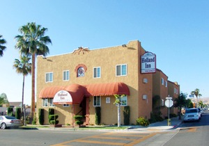 Welcome to the Holland inn suites double room with King Bed