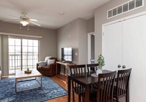 Welcoming University Retreat near Restaurants & Parks
