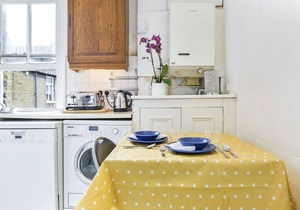 West central family flat, The Groves, Shepherds Bush