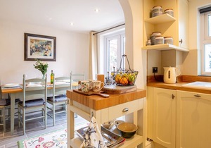 Whippet Cottage - sleeps 4 guests in 2 bedrooms