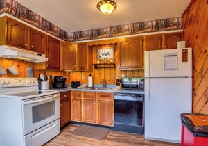Whispering Winds | Shared Waterfront w/Large Yard & Fire Pit