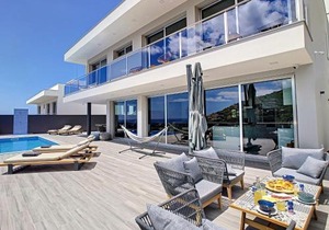 Wild River Villa by LovelyStay