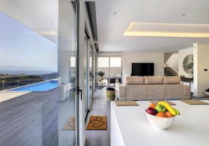 Wild River Villa by LovelyStay