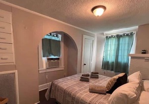 Willett 2 Adorable Two Bedroom