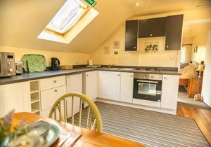 Willow cottage with private hot tub