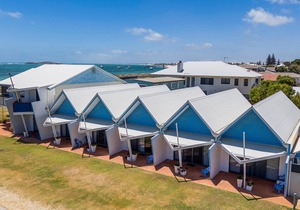 Windsurfer Beach Chalet - 3