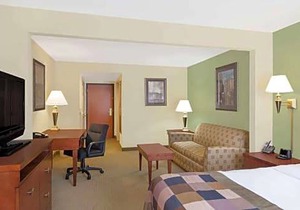 Wingate by Wyndham Lafayette Airport