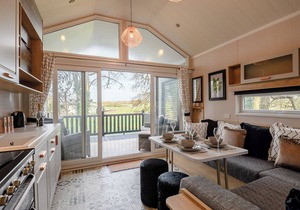 Woodpecker Lodge-UKC5156