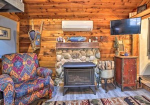 Work, Play and Get Away Cabin Near Higgins Lake!