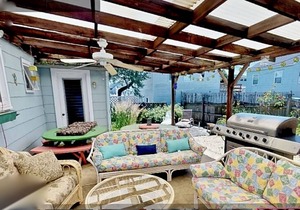 X-Large Ocean Block Historic Home - 9 Bedrooms 240 ft. from Beach