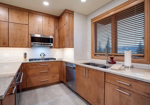 X2741 | A/C | Spacious Townhome | Great Location | Hot Tub | Pool | Views | Wint