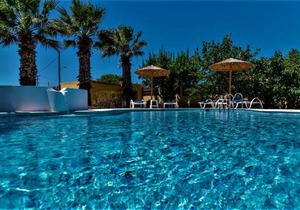 Xenos Villa 2 With 5 Bedrooms private swimming pool, near the sea
