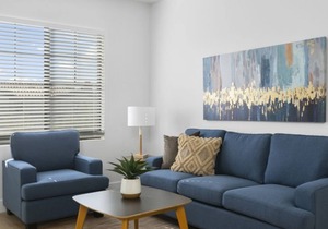 Zone Luxe Ideal 2BR Condo w Gym & Pool for Family Vacations