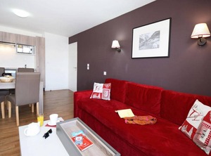Foot Of The Slopes Swimming Terrace | Auris