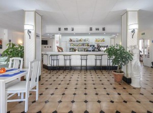 Apartamentos San Antonio Beach | San Antonio Bay