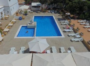 Apartamentos San Antonio Beach | San Antonio Bay