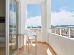 Apartamentos San Antonio Beach | San Antonio Bay