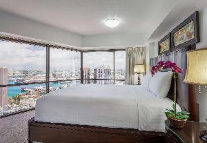 Aston At The Centre Hotel | Downtown Honolulu
