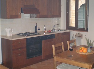 Storey Townhouse The Centre Of Hilltop Town | Monte Rinaldo