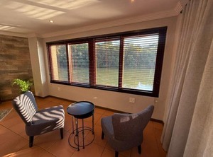 Bambuu Lakeside Lodge | Ligfontein