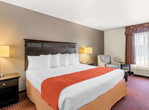 Legacy Inn Beloit | South Beloit