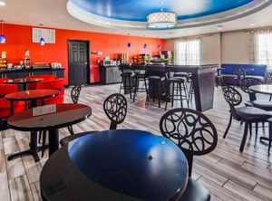 Days Inn | North by Northwest
