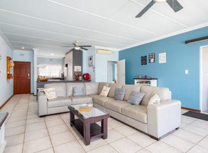 Sue Casa | Manaba Beach