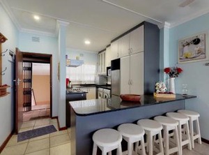 Sue Casa | Manaba Beach