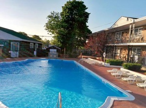 Budget Host East Hotel | Riverhead