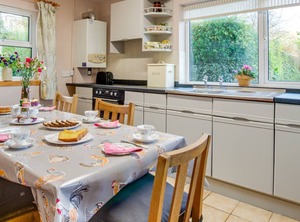 Bwthyn Conwy | Henryd