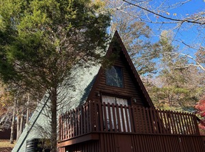 Cedar Frame Chalet Located Patoka Southern Indiana | Eckerty