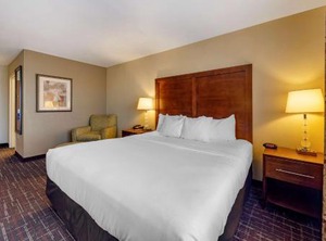 Comfort Inn Suites North | Shawnee