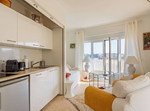 Biarritz Persons | Biarritz City Centre